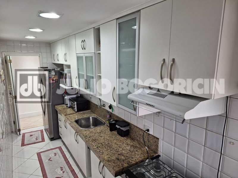 e0e8db94-edff-4c06-9982-523d77 - 21