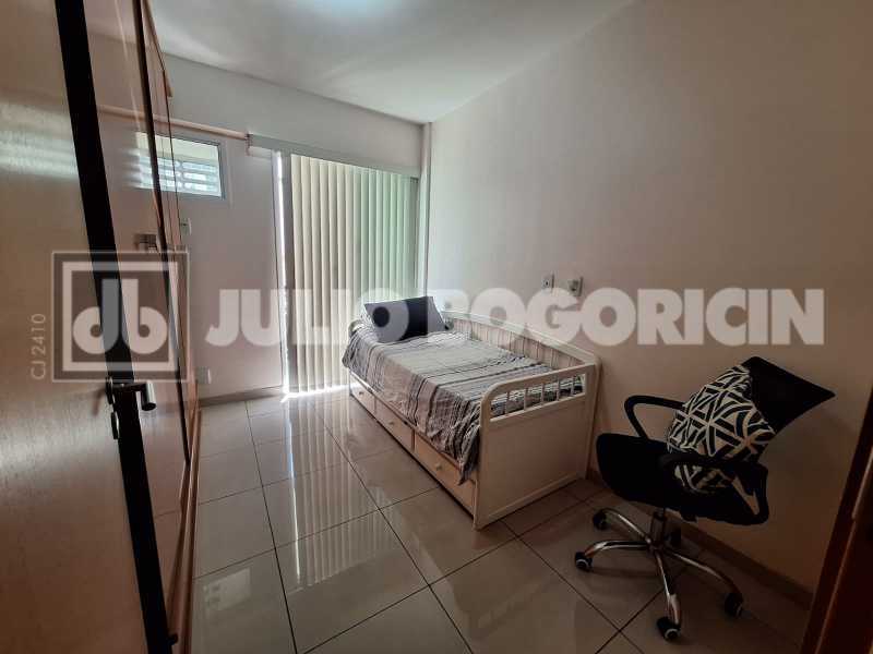 49afb7c8-5790-41e0-b62a-b4b467 - 10