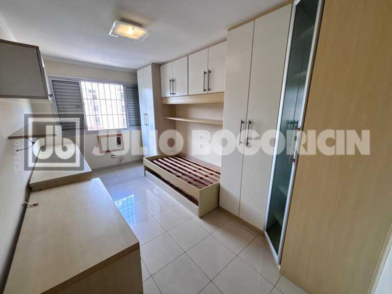 295fc9f3-09b7-44f9-af06-08542f - 24