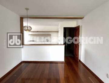 Oportunidade - Apartamento com excelente planta, 2 quartos com suíte, varanda, 1 Vaga na escritura!! - JBRB214412