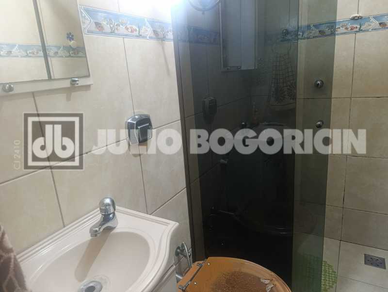 18 BANHEIRO SOCIAL. - 18