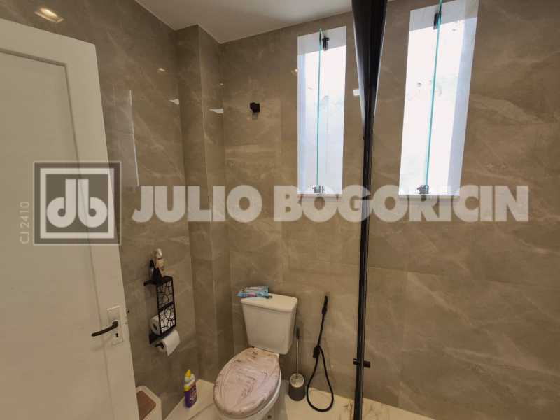 25 BANHEIRO SOCIAL. - 25