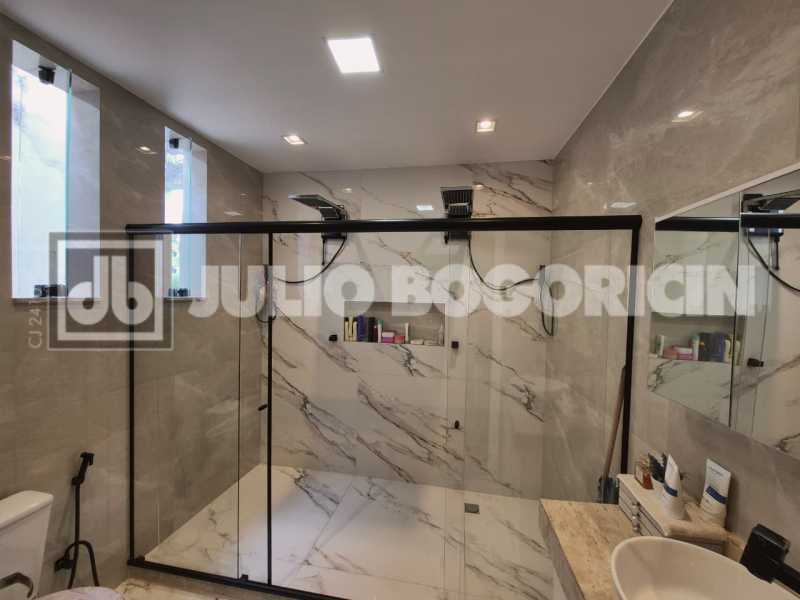 27 BANHEIRO SOCIAL. - 27