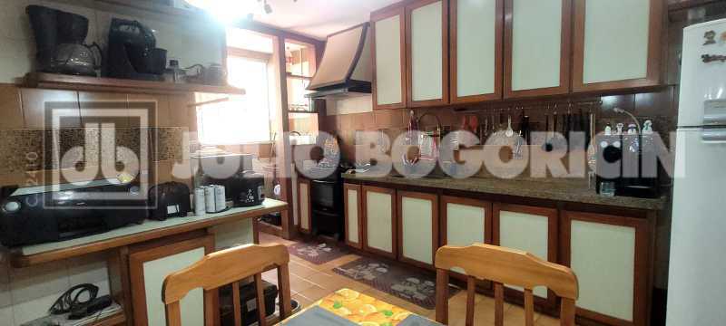 70d20f56-0fb0-497e-9893-76be74 - 8