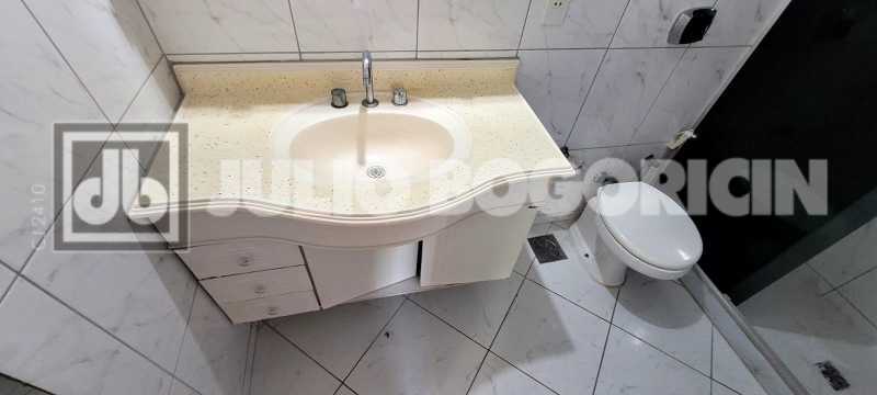 87de7224-5cdc-4563-8612-c8cd63 - 24