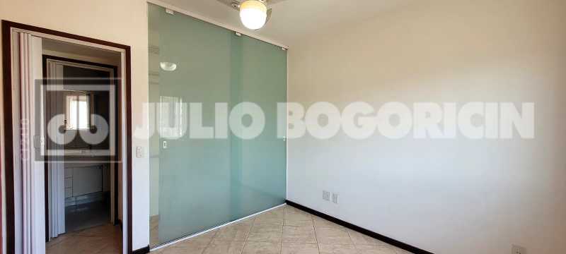 0469d6c5-fdde-441a-8610-d4d4d9 - 17