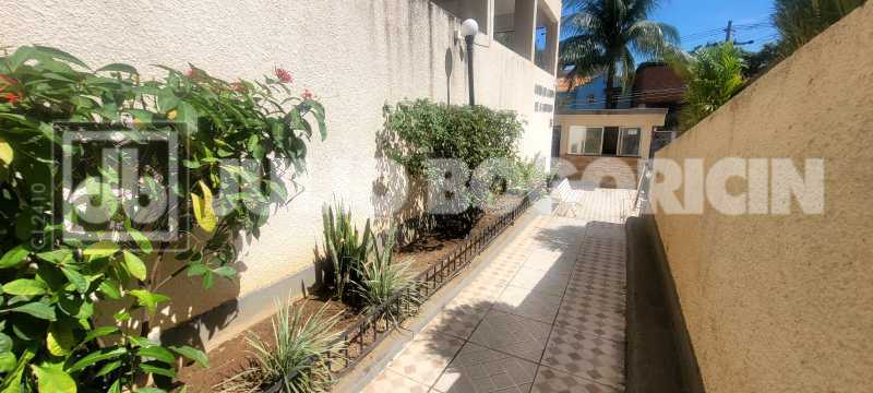 00f375d7-5e05-497a-b1ed-32fe8b - 35