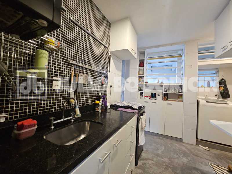 26d280c2-7b66-4c46-9573-4d916a - 18