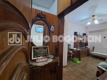 MARAVILHOSO LOCAL NO BAIRRO FLAMENGO, PERTO DO QUE TEM DE MELHOR NO BAIRRO ,APARTAMENTO DE FRENTE VISTA PARA RUA ,103METROS 02QTOS, SALA ÓTIMA BANHEIRO SOCIAL GRANDE ,COZINHA COM ;ARMARIOS DEP COMPLETAS ;AREA DE SERVICO - JBF29579