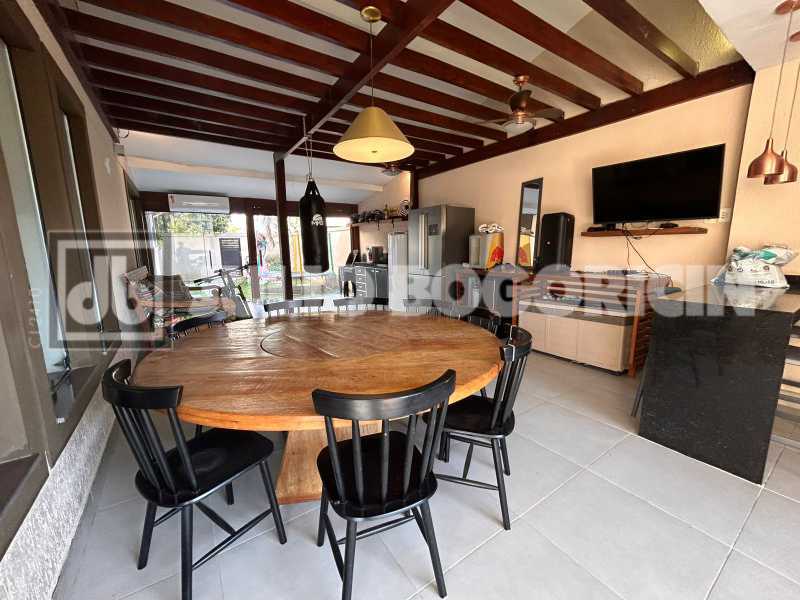 c9cef924-a4d4-42a0-aaad-e2269d - 2