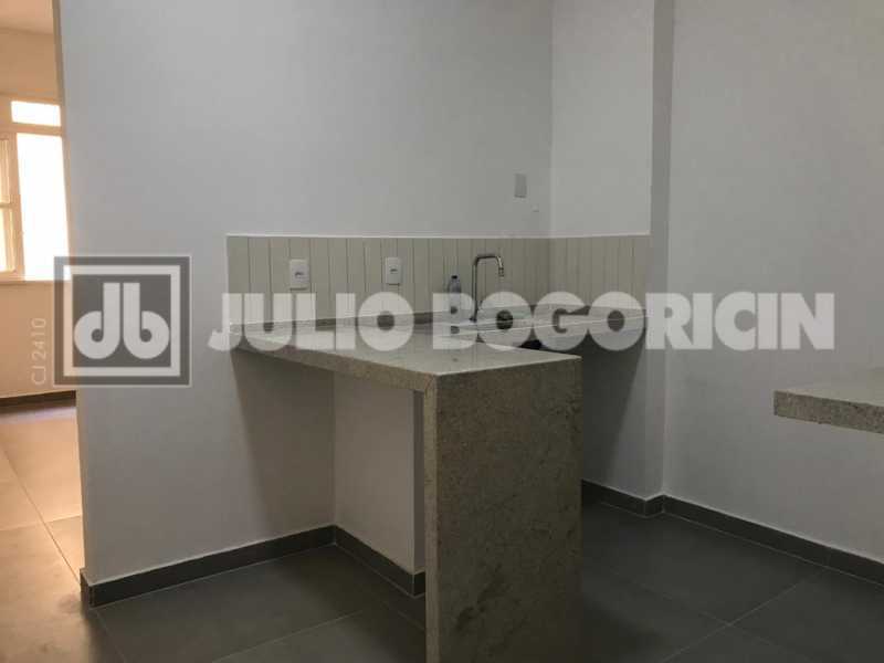 Conheça 15. do imóvel - Flamengo apartamento residencial conjugado vaga escritura reformado desocupado fundos portaria 24hs - JBF17025 - 15 15. - 15