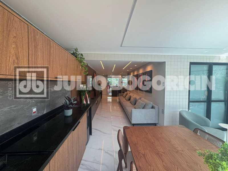 29c05c39-0003-4e62-b9d9-30ed3d - 6