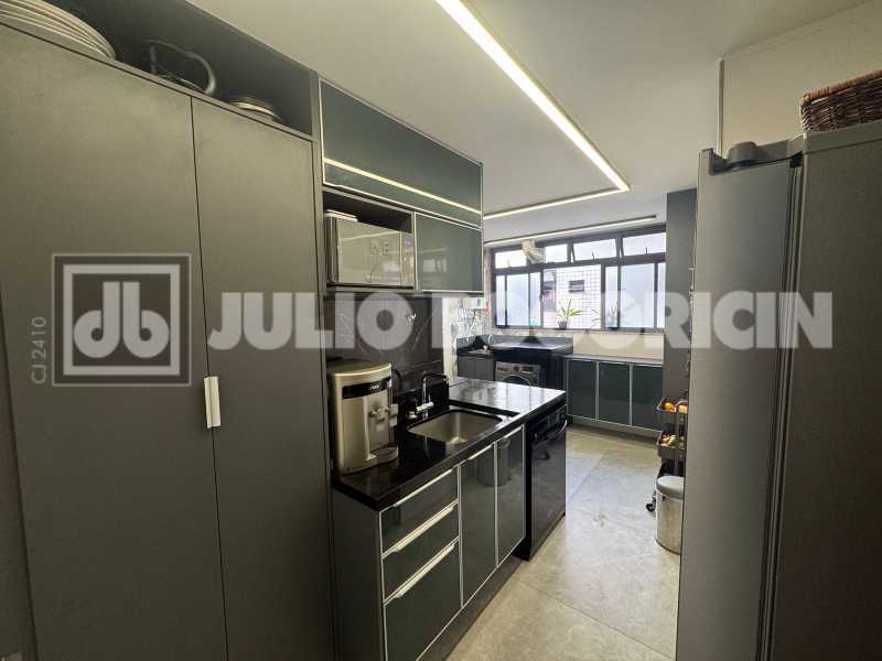 dd50b2af-e657-4447-b923-cd0e9d - 25