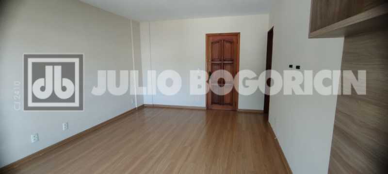 Conheça 1 do imóvel - Excelente apartamento, 3 quartos (1 suíte), dependências completas, vaga de garagem escriturada. Oportunidade!! - JBT305405 - 1 1 - 1