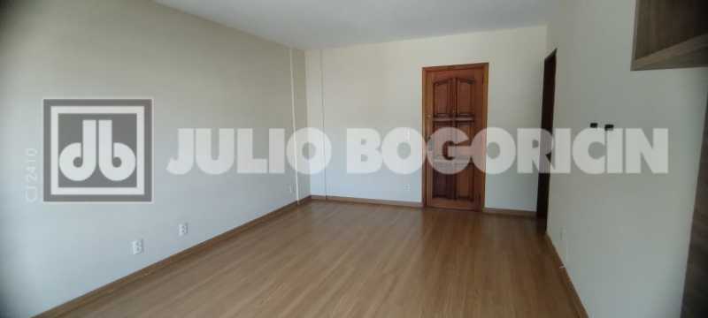 Conheça 4 do imóvel - Excelente apartamento, 3 quartos (1 suíte), dependências completas, vaga de garagem escriturada. Oportunidade!! - JBT305405 - 4 4 - 4