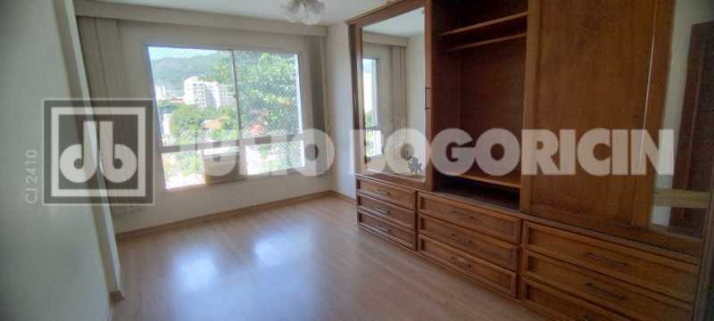 Conheça 8 do imóvel - Excelente apartamento, 3 quartos (1 suíte), dependências completas, vaga de garagem escriturada. Oportunidade!! - JBT305405 - 8 8 - 8