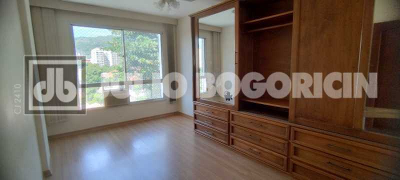 Conheça 15 do imóvel - Excelente apartamento, 3 quartos (1 suíte), dependências completas, vaga de garagem escriturada. Oportunidade!! - JBT305405 - 15 15 - 15