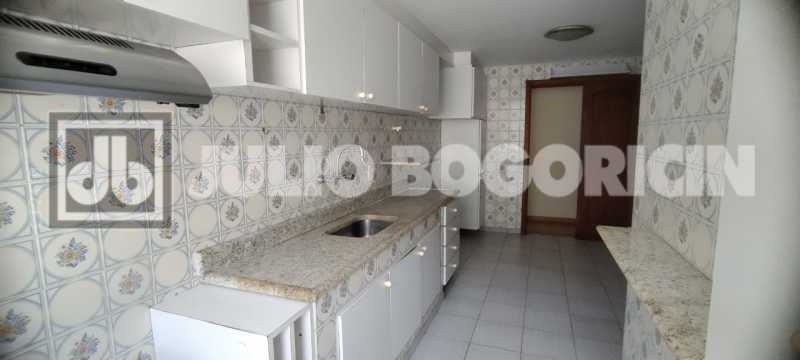 Conheça 24 do imóvel - Excelente apartamento, 3 quartos (1 suíte), dependências completas, vaga de garagem escriturada. Oportunidade!! - JBT305405 - 24 24 - 24
