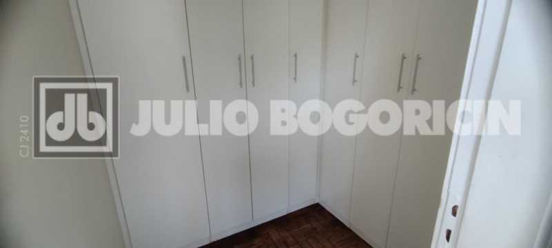 Conheça 28 do imóvel - Excelente apartamento, 3 quartos (1 suíte), dependências completas, vaga de garagem escriturada. Oportunidade!! - JBT305405 - 28 28 - 28