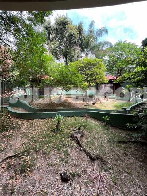 aebb79c8-fb63-4347-9cbe-2dcda0 - 15