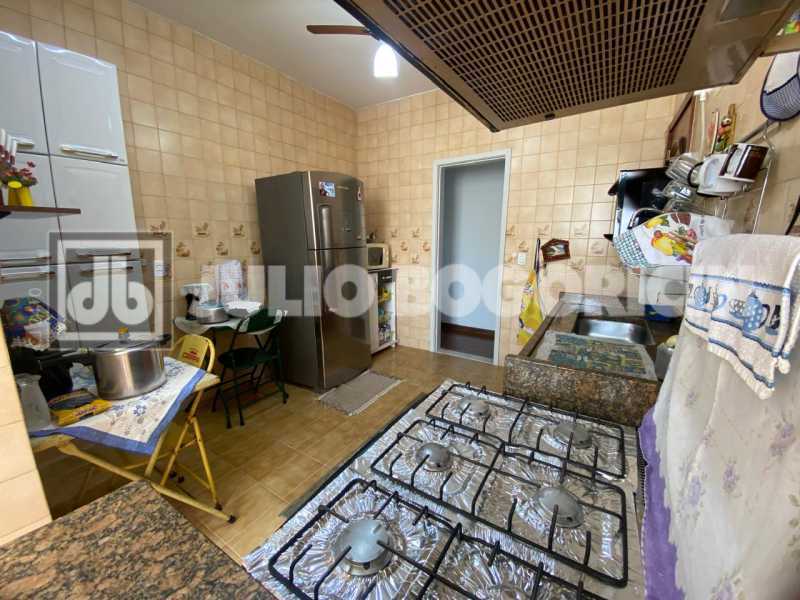 afbd82b3-9be3-41ed-b0ee-908ae4 - 18