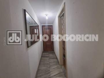 Ótima localização - RUA GENERAL GLICÉRIO ,PREDIO COMPORTEIRO 24H ,SALA COM VISTA PARA FRENTE ORIGNAL 03QTOS 01 SUITE BANHEIRO SOCIAL COZINHA E DEPËNDENCIAS COMPLETAS VAGA NA ESCRITURA - JBF38346