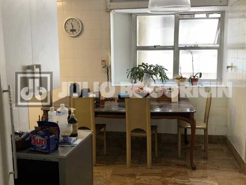 Conheça 18gavea3quartossuitedeps1vagaj do imóvel - Vista para o verde - 3 Quartos - Suite - Dependências de serviço - 1vaga de garagem - JBIPA38162 - 17 18gavea3quartossuitedeps1vagaj - 17