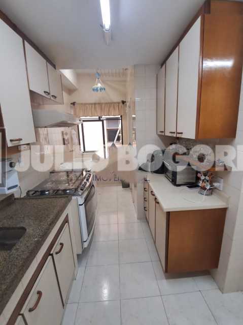 afcc894b-dcd8-4823-9497-f1d1b4 - 23