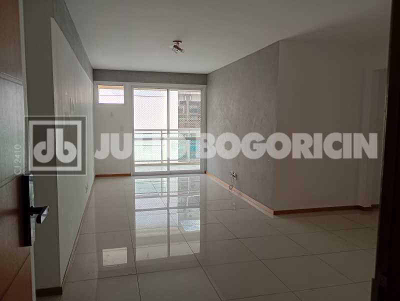 Conheça WhatsApp Image 2026-04-29 at 1 do imóvel - Freguesia/ Jacarepaguá/ Lindo apartamento/ Condomínio Village Botanique/ 91M²/ Vazio/ 02 dormitórios/ 03 banheiros/ Infraestrutura/ Agende sua visita! - JBJ204328 - 2 WhatsApp Image 2026-04-29 at 1 - 2
