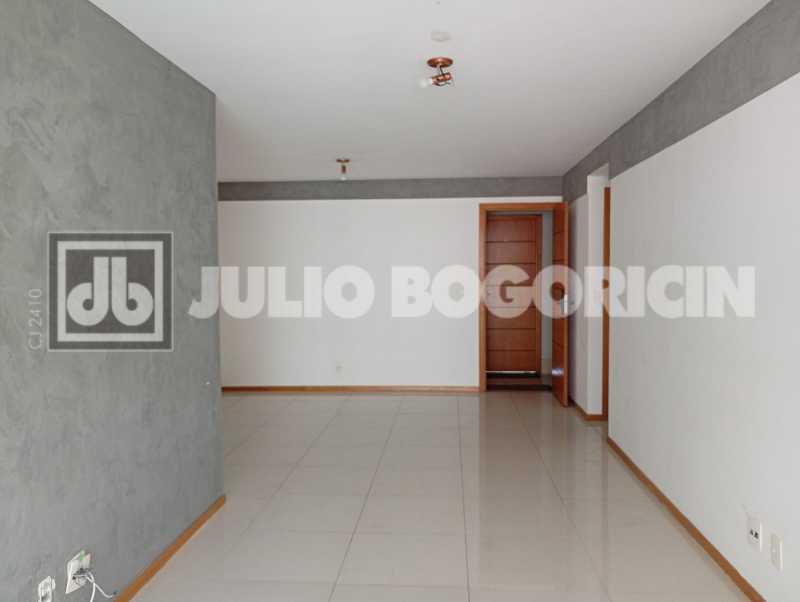 Conheça WhatsApp Image 2026-04-29 at 1 do imóvel - Freguesia/ Jacarepaguá/ Lindo apartamento/ Condomínio Village Botanique/ 91M²/ Vazio/ 02 dormitórios/ 03 banheiros/ Infraestrutura/ Agende sua visita! - JBJ204328 - 8 WhatsApp Image 2026-04-29 at 1 - 8