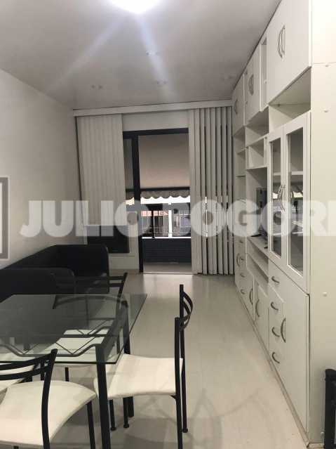 Conheça 3 do imóvel - PRAIA DO FLAMENGO - R$ 990 mil - 2 QUARTOS - REFORMADO - MOBILIADO - INFRA TOTAL - VAGA ESCRITURADA E SOLTA - PORTARIA 24 HS - JBF29621 - 3 3 - 3
