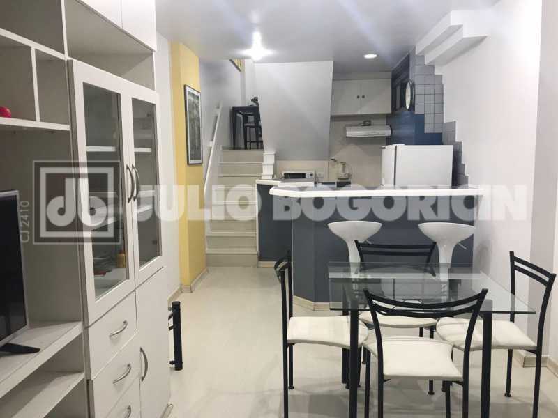 Conheça 1 do imóvel - PRAIA DO FLAMENGO - R$ 990 mil - 2 QUARTOS - REFORMADO - MOBILIADO - INFRA TOTAL - VAGA ESCRITURADA E SOLTA - PORTARIA 24 HS - JBF29621 - 1 1 - 1