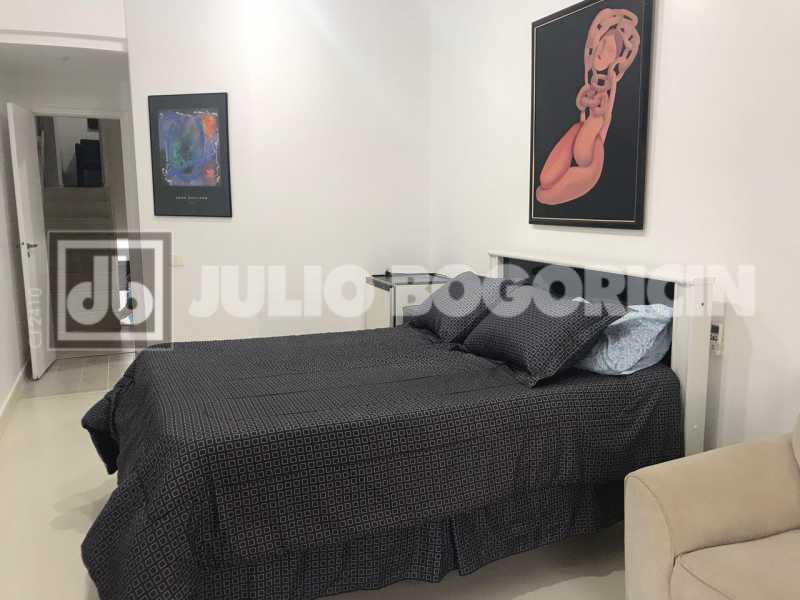 Conheça 10 do imóvel - PRAIA DO FLAMENGO - R$ 990 mil - 2 QUARTOS - REFORMADO - MOBILIADO - INFRA TOTAL - VAGA ESCRITURADA E SOLTA - PORTARIA 24 HS - JBF29621 - 10 10 - 10