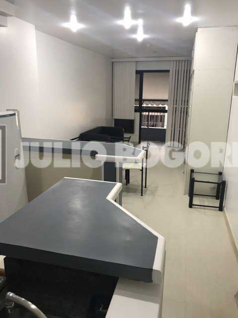 Conheça 13 do imóvel - PRAIA DO FLAMENGO - R$ 990 mil - 2 QUARTOS - REFORMADO - MOBILIADO - INFRA TOTAL - VAGA ESCRITURADA E SOLTA - PORTARIA 24 HS - JBF29621 - 13 13 - 13