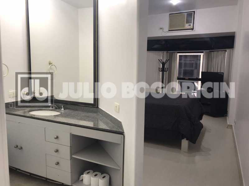 Conheça 18 do imóvel - PRAIA DO FLAMENGO - R$ 990 mil - 2 QUARTOS - REFORMADO - MOBILIADO - INFRA TOTAL - VAGA ESCRITURADA E SOLTA - PORTARIA 24 HS - JBF29621 - 18 18 - 18