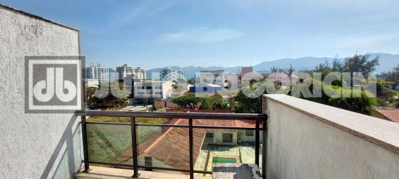 bb4c8b42-4a52-4462-99ad-e05b6e - 3