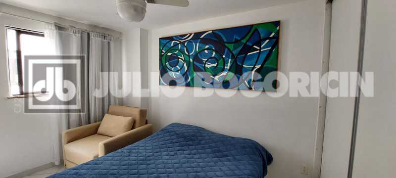 bb4c8b42-4a52-4462-99ad-e05b6e - 30