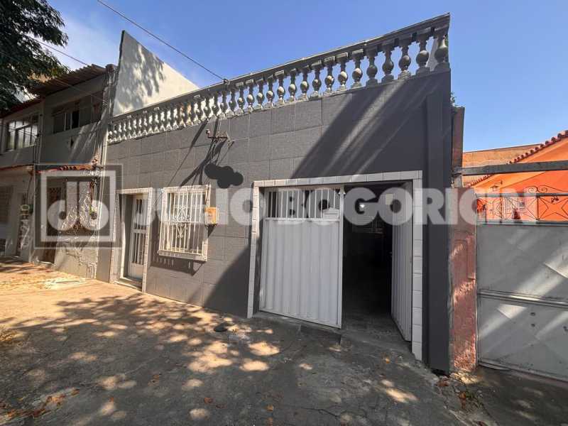 5df07a3b-3c44-440f-9473-e6f4ad - 27