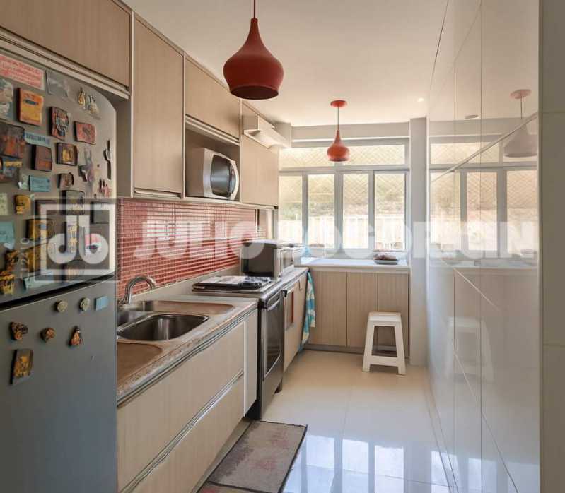 a70103d4-7138-4e88-958b-74da30 - 18