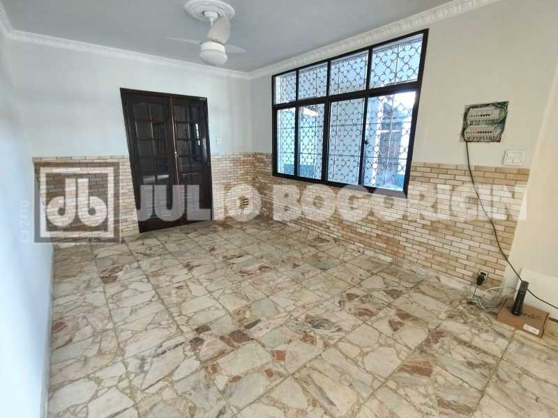 09Bancarioscasavarandaamplasal - 8