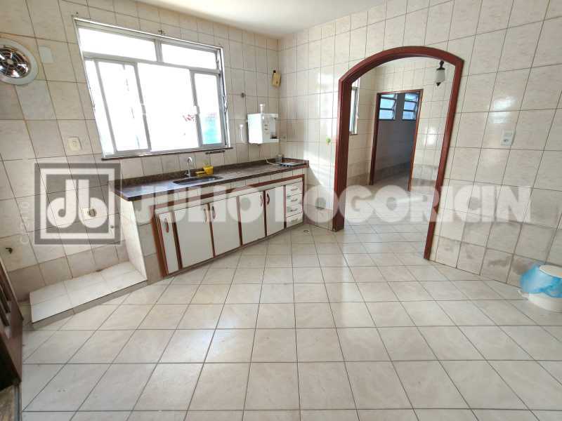 25Bancarioscasavarandaamplasal - 25