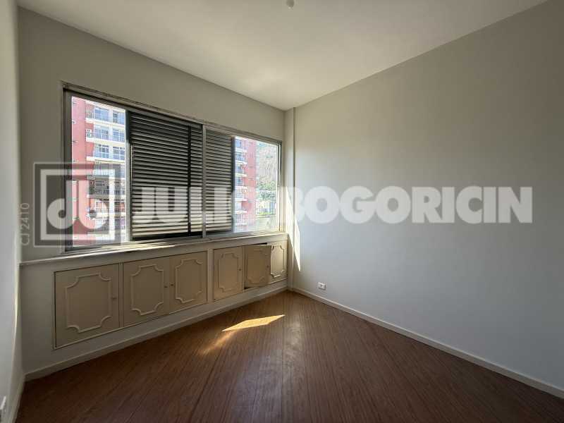 Quarto 2 - 27