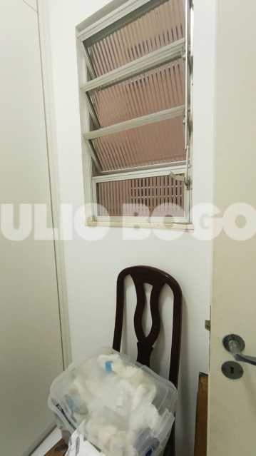 JANELA QAURTO SERVIÇO. - 13