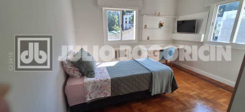 Conheça 18 do imóvel - Apto com vista para o Aterro - varanda - 4 quartos(sendo um suíte) - Ambientes amplos e muito charme em prédio clássico - Localização privilegiada próximo a praia ,metrô e Museu da República - JBF42227 - 18 18 - 18