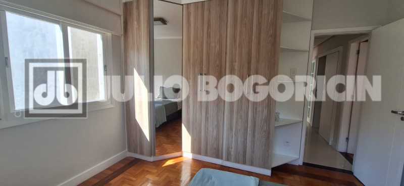 Conheça 20 do imóvel - Apto com vista para o Aterro - varanda - 4 quartos(sendo um suíte) - Ambientes amplos e muito charme em prédio clássico - Localização privilegiada próximo a praia ,metrô e Museu da República - JBF42227 - 20 20 - 20