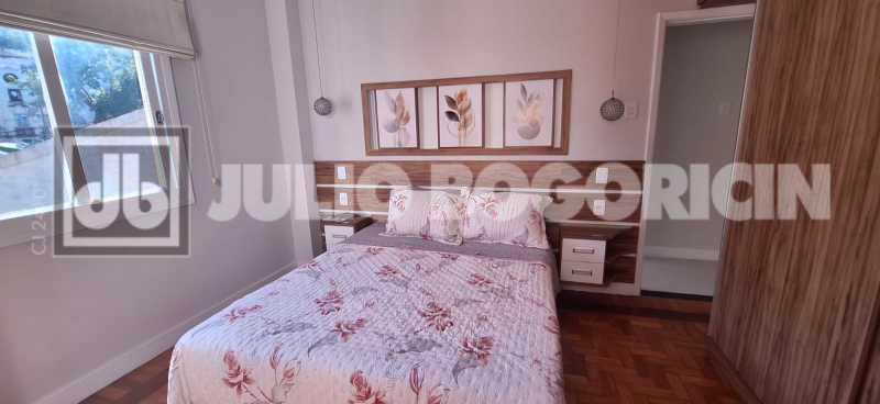 Conheça 27 do imóvel - Apto com vista para o Aterro - varanda - 4 quartos(sendo um suíte) - Ambientes amplos e muito charme em prédio clássico - Localização privilegiada próximo a praia ,metrô e Museu da República - JBF42227 - 27 27 - 27