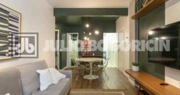 Oportunidade - Apartamento de 2 quartos no Leblon - Reformado- Pronto- Há duas quadras da praia- junto ao metrô - JBL201206