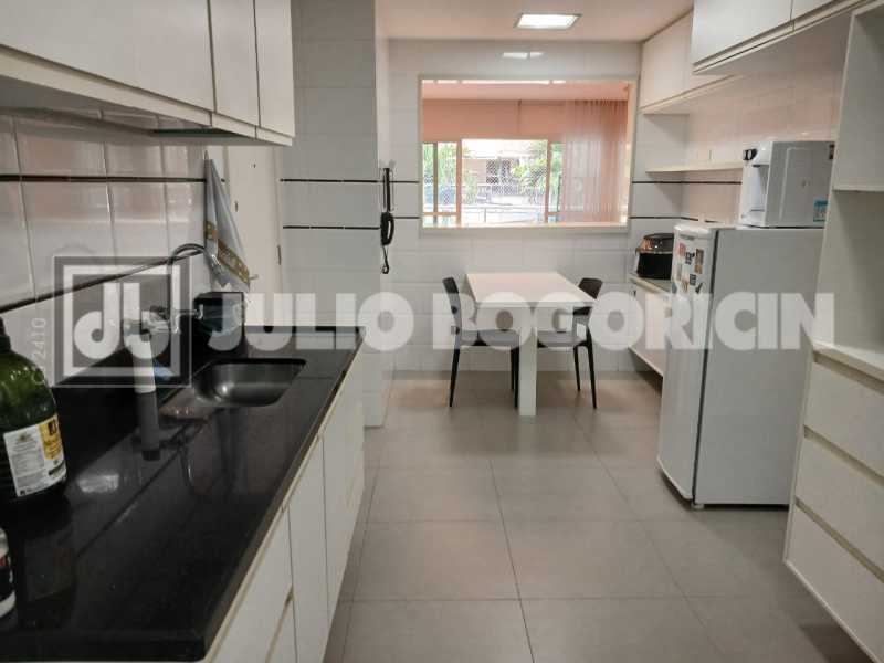 feff8960-c6b0-45b2-b152-18103b - 30