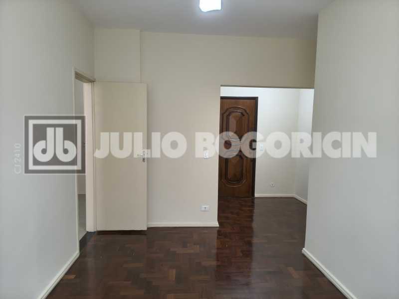 Conheça IMG_20260519_141628680_HDR do imóvel - Localização privilegiada, junto ao Shopping Tijuca, portaria 24h, apartamento sala, 2 quartos , copa cozinha, área de serviço. - apt2quartos - 2 IMG_20260519_141628680_HDR - 2