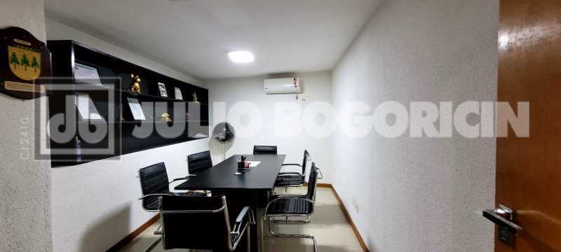 6bb65843-18d1-4f73-ae42-644f0a - 5